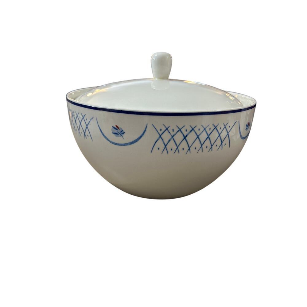 Habitat Barton Vegetable Tureen with lid 8"x4"